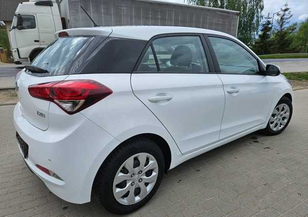 Hyundai i20 cena 30900 przebieg: 97545, rok produkcji 2015 z Kożuchów małe 232